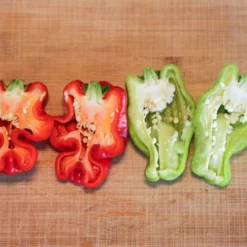 dragon-toe-pepper-seeds-split-open