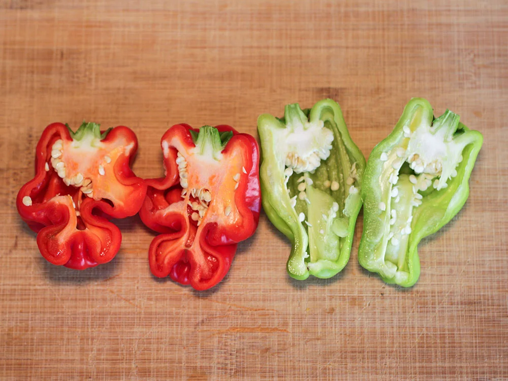 dragon-toe-pepper-seeds-split-open